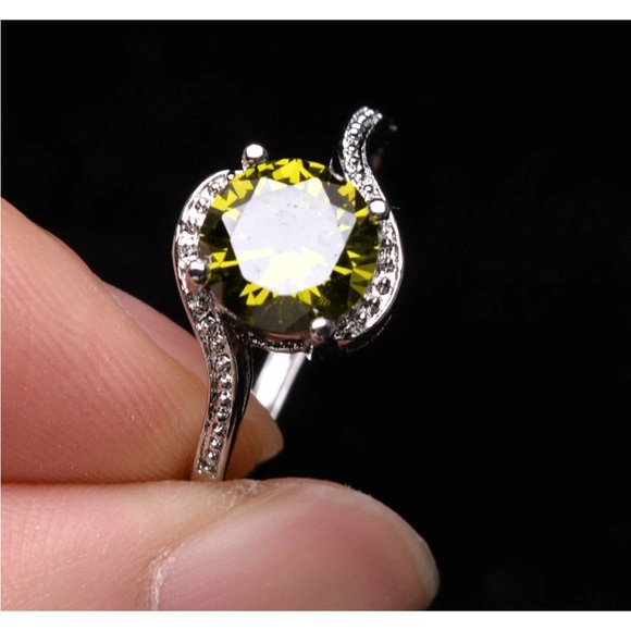 RARE NATURAL Green Tsavorite Crystal Stamped 925 Sterling Silver Ring - Picture 11 of 16